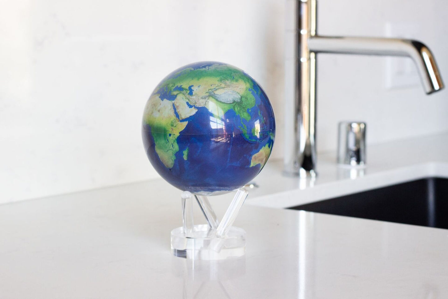 Crystal Globe Lamp